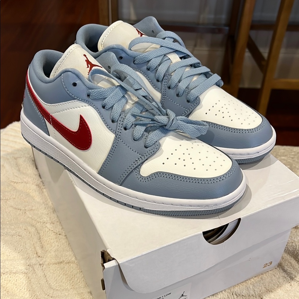 Nike Men's Blue and Red Sneakers